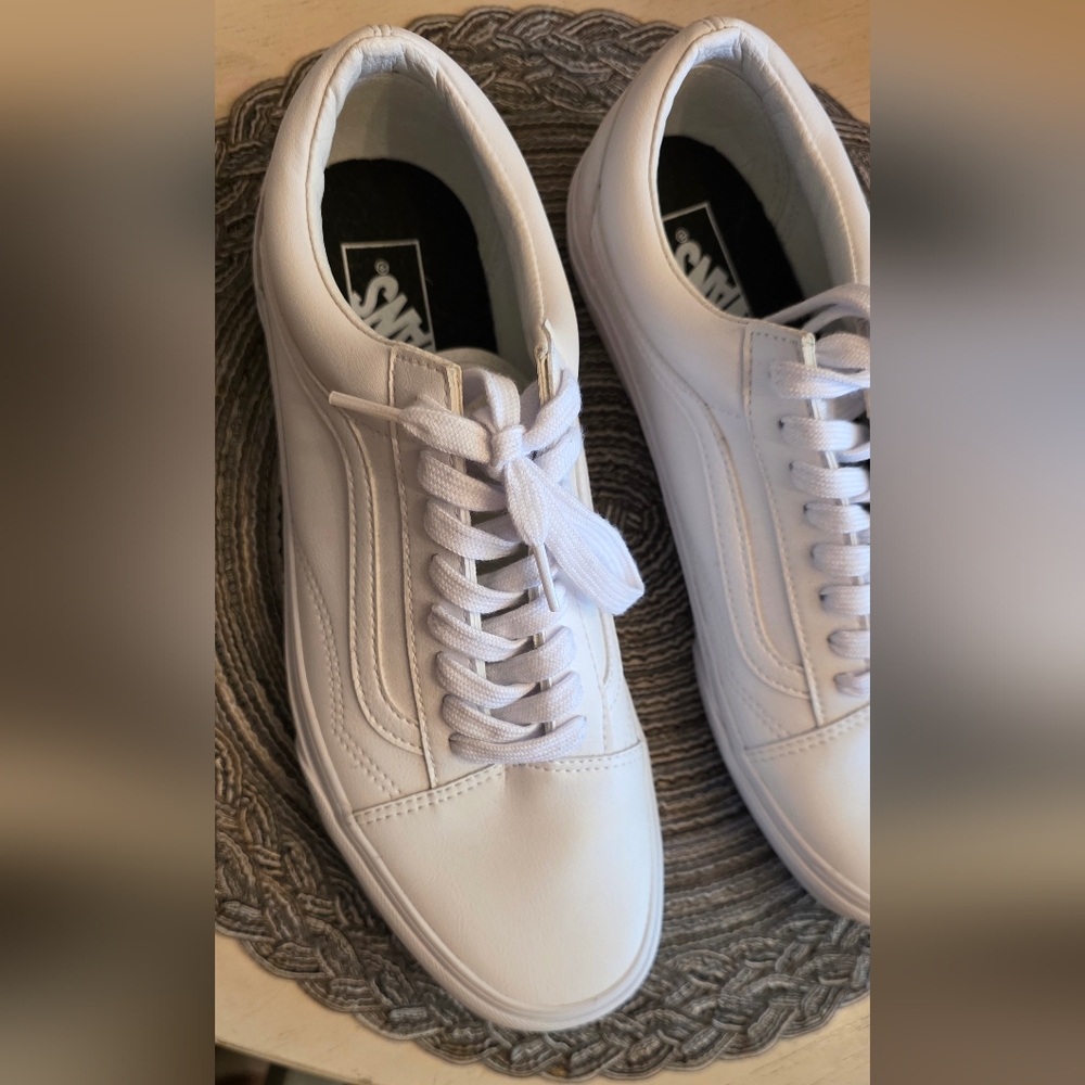 VANS White Old SKOOL True White Sneakers 9.5